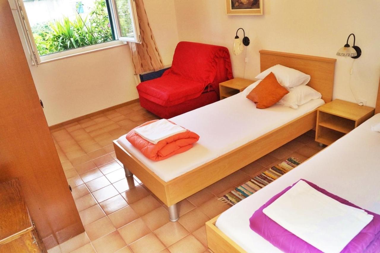 Apartments By The Sea Krilo Jesenice, Omis - 15145 Εξωτερικό φωτογραφία